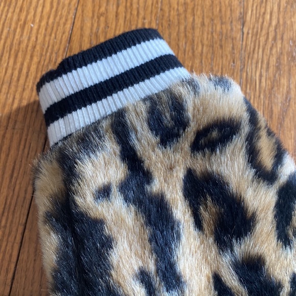 Faux fur leopard bomber jacket - Picture 5 of 6